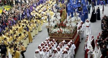 Las Procesiones de Semana Santa, inundadas de votantes del PP, VOX, C’s, PSOE y Podemos