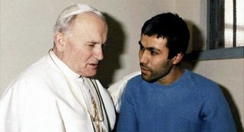 El día que San Juan Pablo II perdonó a quien le intentó matar a tiros
